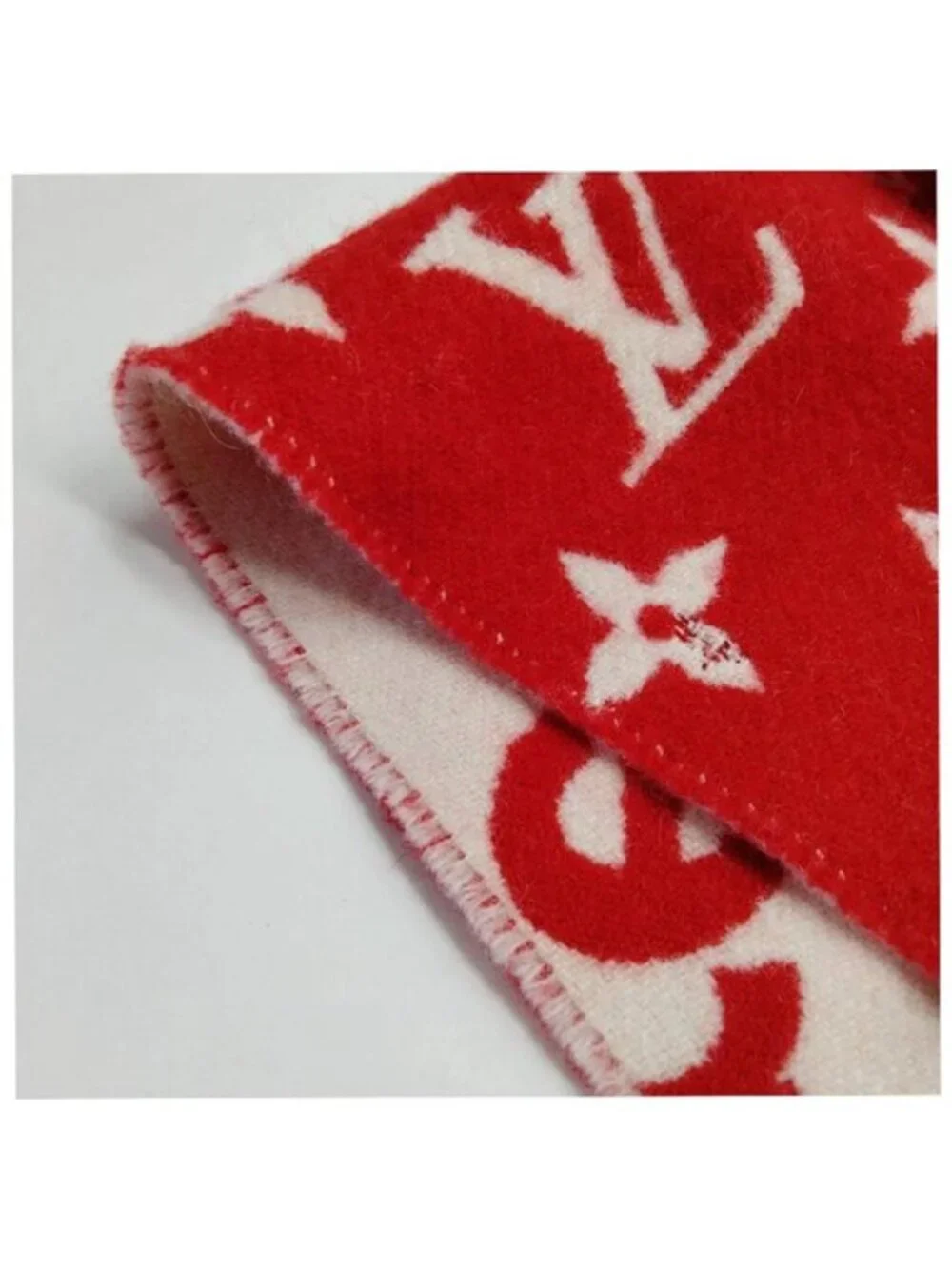 Authentic Louis Vuitton x Supreme Monogram Cashmere Scarf Limited Edition